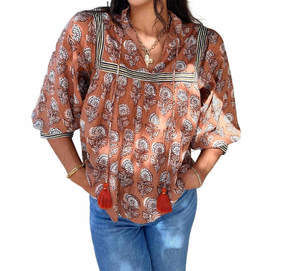 NEW THML falling for florals tassel top in brown multi